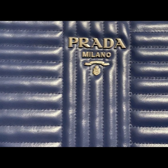 🔥 New Authentic Prada Diagram Navy Clutch 🔥 - Picture 4 of 11